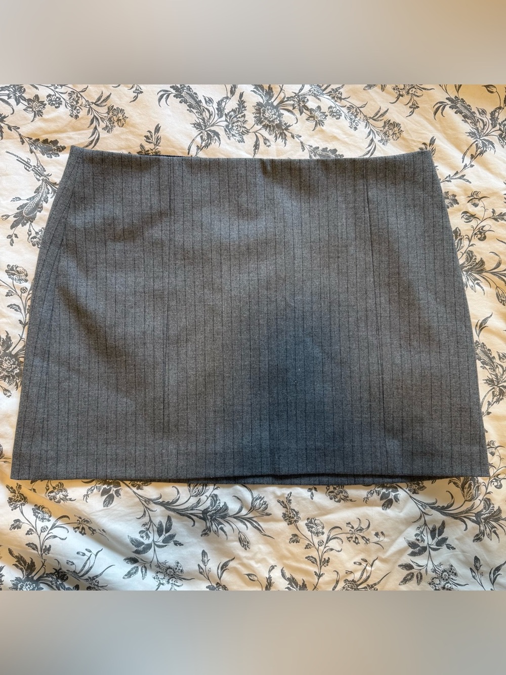 Aritzia Wilfred Pinstripe Charcoal Mini Skirt, Mid Rise